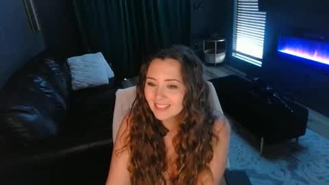 Snapshot of mileymadness chatting on February 2025 12:16:01 AM Miley Madness online show from February 2025 12:16:01 AM