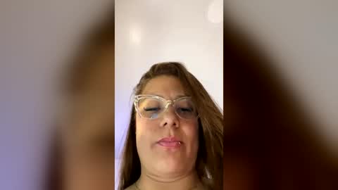Snapshot of milf__pretty chatting on June 2026 01:43:01 AM Melissa online show from June 2026 01:43:01 AM