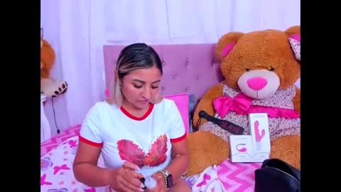 Snapshot of milf_bigass_ chatting on May 2026 06:05:02 PM Antonella online show from May 2026 06:05:02 PM