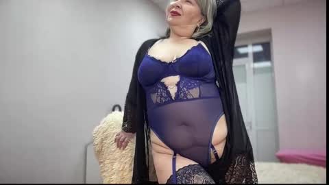 Snapshot of milf_charlotty chatting on November 2025 03:21:02 AM Charlotte online show from November 2025 03:21:02 AM