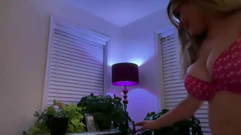 MIlf Goddess online show from September 2025 07:23:01 AM