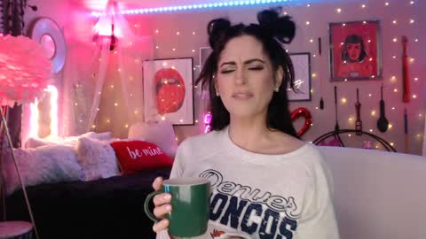 Milf Lacey online show from January 2025 04:08:01 PM