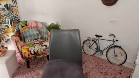 Snapshot of milfelladd69 chatting on January 2025 10:41:01 AM MilfElla online show from January 2025 10:41:01 AM