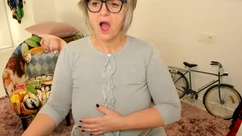 Snapshot of milfelladd69 chatting on January 2025 08:54:01 AM MilfElla online show from January 2025 08:54:01 AM