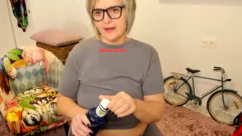 Snapshot of milfelladd69 chatting on February 2025 12:46:02 PM MilfElla online show from February 2025 12:46:02 PM