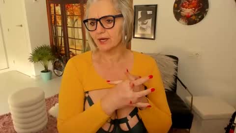 Snapshot of milfelladd69 chatting on February 2025 09:09:02 AM MilfElla online show from February 2025 09:09:02 AM