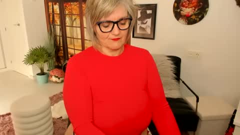 Snapshot of milfelladd69 chatting on February 2025 10:15:02 AM MilfElla online show from February 2025 10:15:02 AM