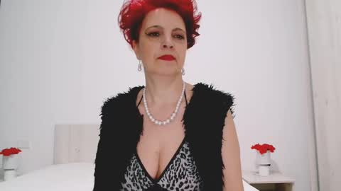 Snapshot of milffsupreme chatting on December 2024 12:13:01 PM Milfsupreme online show from December 2024 12:13:01 PM