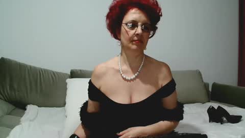 Snapshot of milffsupreme chatting on February 2025 09:04:01 PM Milfsupreme online show from February 2025 09:04:01 PM