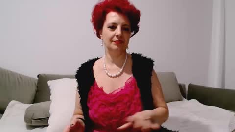 Milfsupreme online show from February 2026 09:33:02 PM