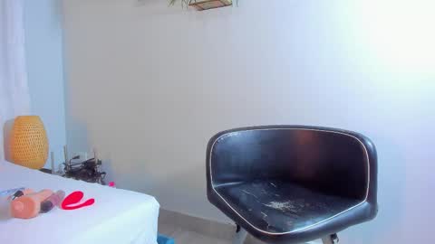 Snapshot of milfhorny_69 chatting on September 2025 12:08:02 PM LILI online show from September 2025 12:08:02 PM