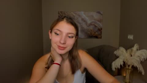 Snapshot of milinafox chatting on September 2025 01:18:01 AM milinafox online show from September 2025 01:18:01 AM