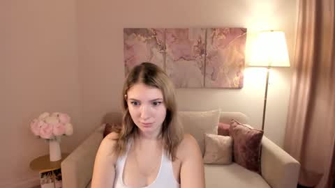 Snapshot of milinafox chatting on October 2025 01:36:02 AM milinafox online show from October 2025 01:36:02 AM