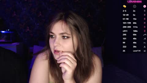 Snapshot of milk_slice chatting on December 2024 10:26:02 PM Stella and Neo online show from December 2024 10:26:02 PM