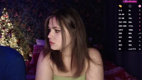 Snapshot of milk_slice chatting on December 2024 10:14:02 PM Stella and Neo online show from December 2024 10:14:02 PM