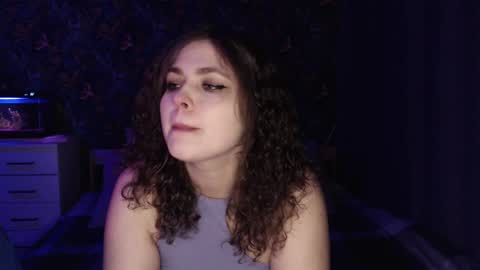 Snapshot of milk_slice chatting on January 2025 10:11:02 PM Stella and Neo online show from January 2025 10:11:02 PM