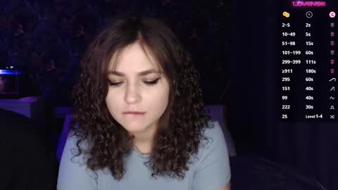 Snapshot of milk_slice chatting on February 2025 10:31:01 PM Stella and Neo online show from February 2025 10:31:01 PM