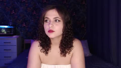 Snapshot of milk_slice chatting on September 2025 04:23:01 AM Stella and Neo online show from September 2025 04:23:01 AM