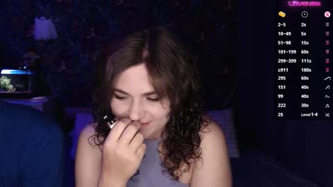 Snapshot of milk_slice chatting on September 2025 04:17:01 AM Stella and Neo online show from September 2025 04:17:01 AM