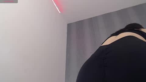 Amira online show from February 2025 03:53:01 PM