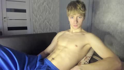 Snapshot of milkiwy chatting on January 2025 05:49:01 AM Isaac online show from January 2025 05:49:01 AM