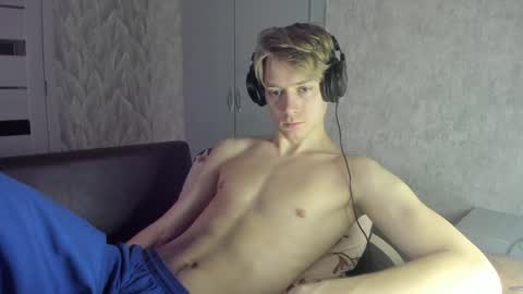 Snapshot of milkiwy chatting on January 2025 05:45:02 AM Isaac online show from January 2025 05:45:02 AM