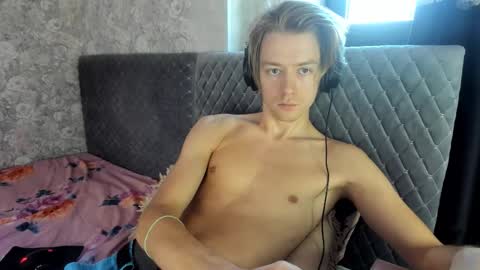 Snapshot of milkiwy chatting on September 2025 07:08:01 AM Isaac online show from September 2025 07:08:01 AM