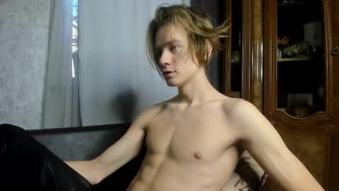 Snapshot of milkiwy chatting on November 2025 06:45:02 AM Isaac online show from November 2025 06:45:02 AM