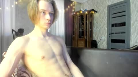 Snapshot of milkiwy chatting on January 2026 05:00:01 AM Isaac online show from January 2026 05:00:01 AM