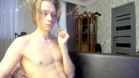 Snapshot of milkiwy chatting on January 2026 05:21:01 AM Isaac online show from January 2026 05:21:01 AM