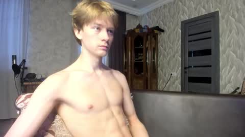 Snapshot of milkiwy chatting on February 2026 05:33:02 AM Isaac online show from February 2026 05:33:02 AM