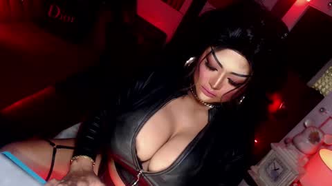 milkshakelavinia online show from February 2025 05:27:01 AM