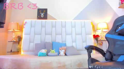 Michelle  online show from September 2025 12:18:01 PM