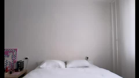 milky__way_ online show from April 2026 01:25:02 PM