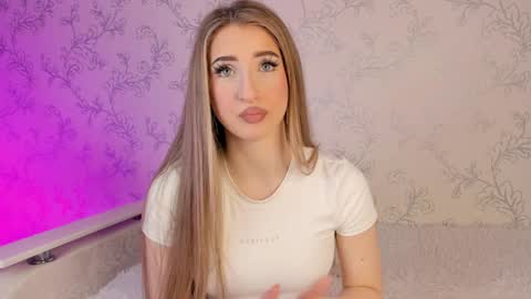 Vivian online show from January 2025 05:12:01 AM