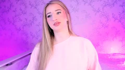 Vivian online show from January 2025 05:15:02 AM