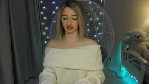 Vivian online show from October 2025 02:26:02 PM