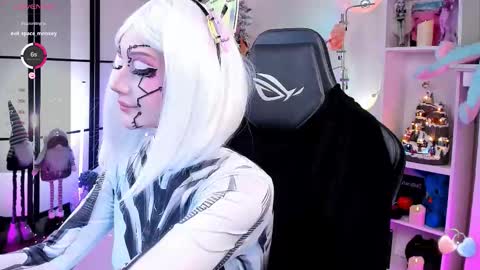 milky cute online show from January 2026 12:02:01 AM