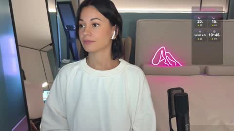 Mila online show from February 2025 10:20:01 PM