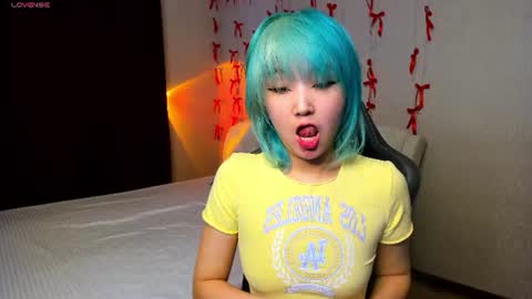 Snapshot of milla_waves chatting on June 2026 01:03:02 PM Milla or just Mi online show from June 2026 01:03:02 PM
