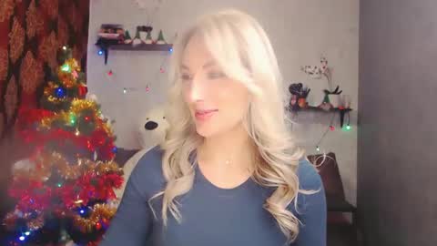 MillaXQueen online show from December 2024 05:18:02 AM