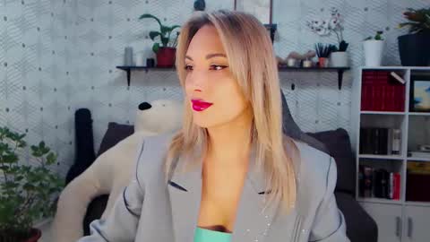 MillaXQueen online show from February 2026 04:13:01 PM