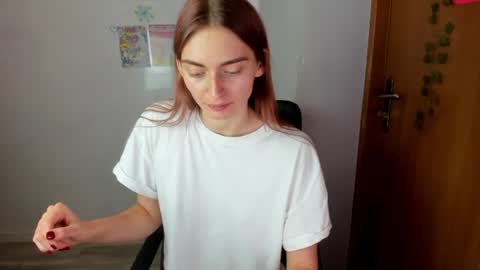millie_lacroix online show from June 2026 01:42:02 PM