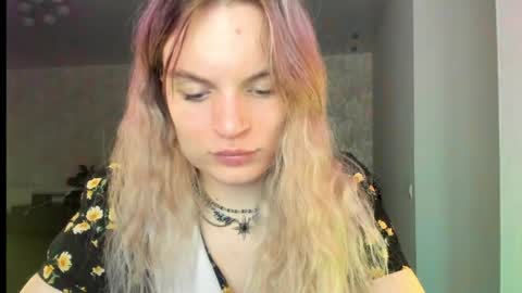mili-kira online show from May 2026 07:34:02 PM