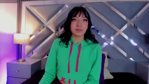 milly_cute online show from November 2025 04:05:01 AM