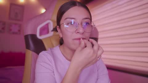 Snapshot of milly_kenner chatting on February 2026 06:57:02 PM MILLY online show from February 2026 06:57:02 PM