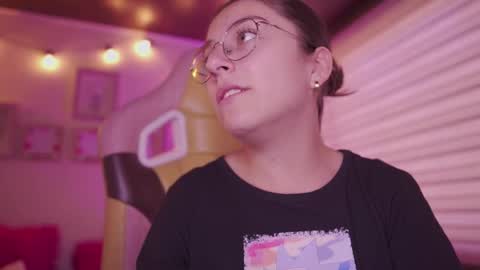 Snapshot of milly_kenner chatting on February 2026 05:50:01 PM MILLY online show from February 2026 05:50:01 PM