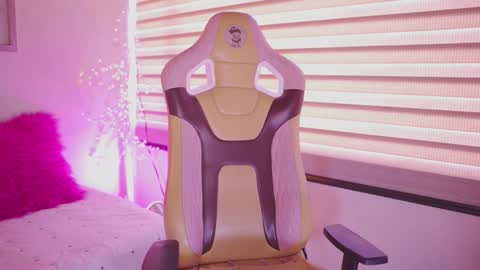 Snapshot of milly_kenner chatting on February 2026 07:25:02 PM MILLY online show from February 2026 07:25:02 PM