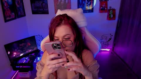 Monkey D Maddie online show from December 2024 11:30:01 PM