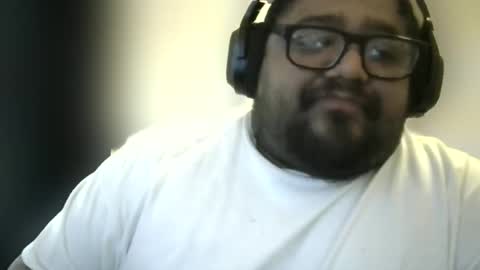 Snapshot of milo69966 chatting on April 2026 12:49:02 AM milo69966 online show from April 2026 12:49:02 AM